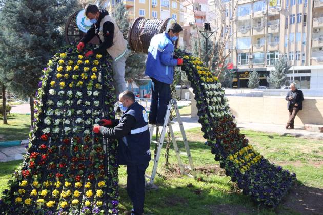 Parklara Bahar geldi 10 33F05A8D ECC3 4350 A181 E32725E47B49