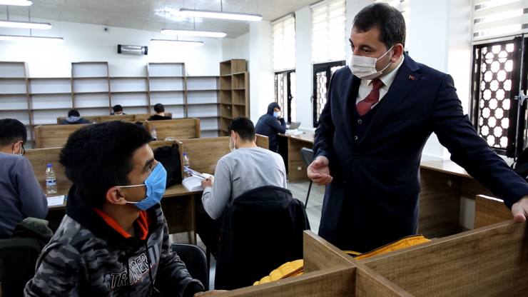 GENÇLERE ANLAMLI HEDİYE 10 8CD671E7 012A 4A6F BE70 26FE48000768