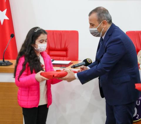 Oku Kitabını Al Altınını 15 9051555A 1CB2 4470 9046 1525237A0EAB