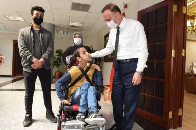 45B10130 27E2 45AF B381 86EDD5476A02