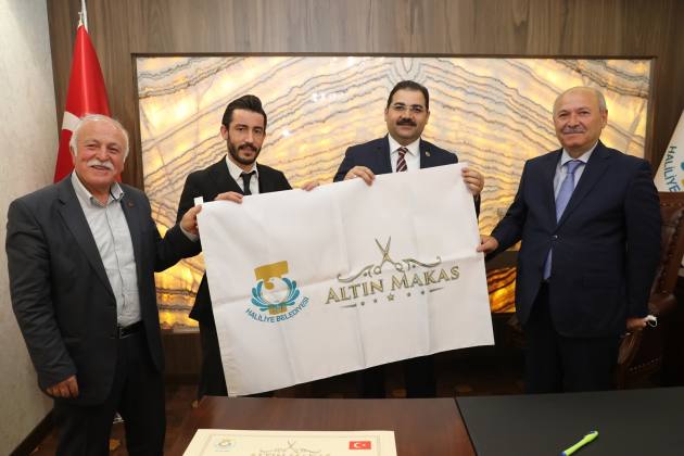 72A278CE 6207 4165 9135 3B72E5676228