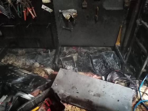 8B300AA0 C57C 4B41 9423 B61B2B093135