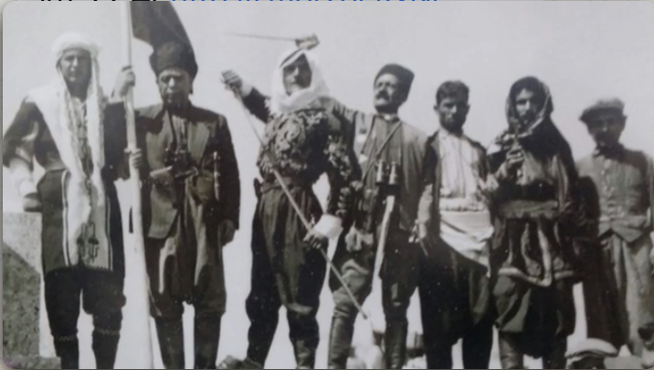 EB4E8DDC FFD4 49AE B9BB 63C4B4A3CFBA