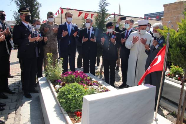 F385BA1F 8A0B 4EA6 8C72 98CECC964719