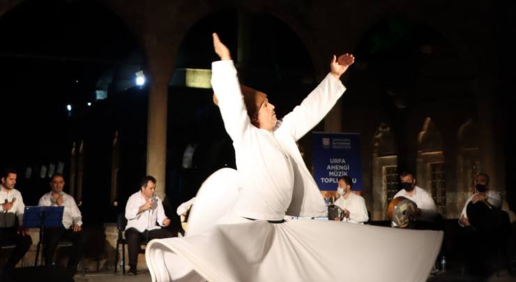 HALİL-ÜR RAHMAN’DA İLAHİ DİNLETİSİ 6 1D383F04 197F 4F72 BF7E FBF3E673FACE