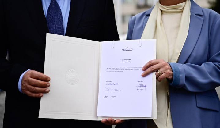 8FBCB32F 2EE7 4F7F BB6E 1C36CA694BEF