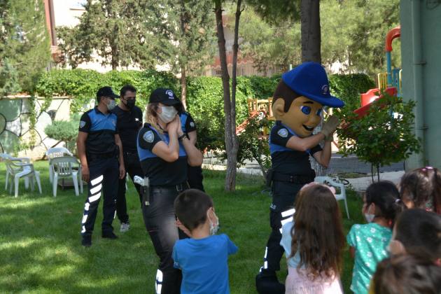 anaokulu öğrencilerine trafik eğitimi 6 EBB97E85 2510 4BAA 9BA3 3400A56499E1