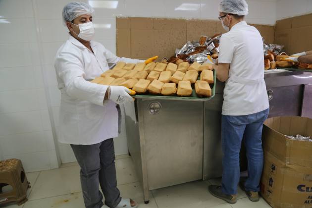 ÇÖLYAKLILARA DESTEK SÜRÜYOR 6 F3A4A9B3 D623 4651 86AC EBE2BF1B8578