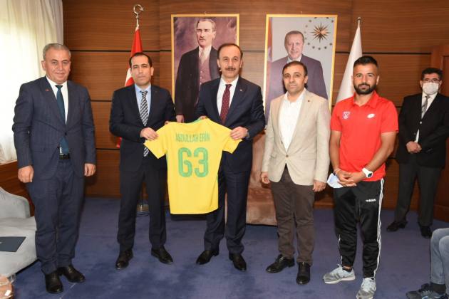 Süper Lige Çıkan Suruç Hokey Takımı 11 2AA23CE9 8735 42EB 9DE1 2FB764CC3E7F