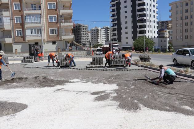 YOLLAR KİLİTLİ PARKEYLE DÖŞENİYOR 11 73E89F76 809F 4156 B787 109D86C408B8