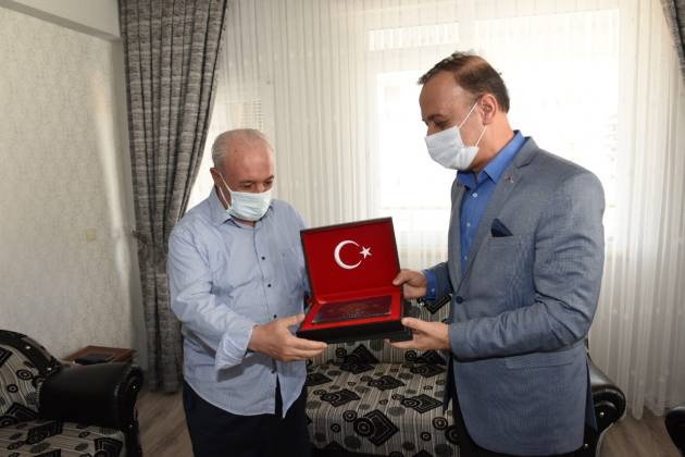 Şehit Babalarına Ziyaret 10 9D6864B6 E262 4D24 8E7E AF522063109D