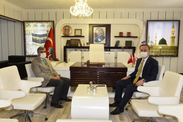 Sağlık Müdürü ve Müftüye Ziyareti 6 C0ACA8BD E3B3 4A6D A6A5 E3D24398957A