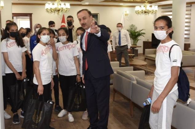 B896CAC7 8EAF 4A88 823A 73E83A46BE92