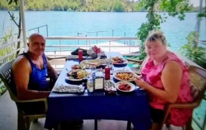 0ECC67DC D590 40DE 803F FFAFCB380EDD