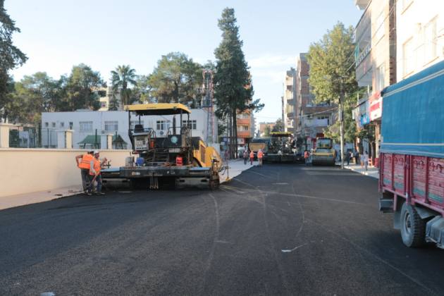 BİRECİK’TE ASFALT ÇALIŞMASI 10 BASKAN BEYAZGUL BIRECIKTE YURUTULEN ASFALT CALISMALARINI INCELEDI 4