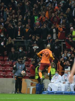 Aslan Avrupa’da Tur Atladı… 11 18573BAB 0AC4 4EA9 8150 88E9B3B8D4B0