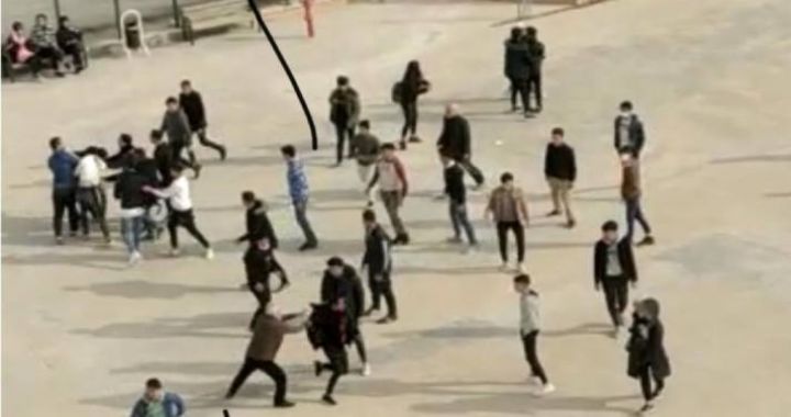 OKUL BAHÇESİNDE BIÇAKLI KAVGA 6 920D1F30 7D59 4B2D 8EEE FCA3D9210436