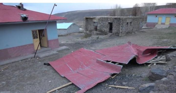 FIRTINA OKULUN ÇATISINI UÇURDU 6 WhatsApp Image 2021 12 01 at 19.23.51