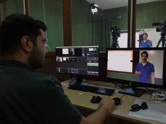 DD883B09 48D9 4C4C AA33 7EB257B72C50