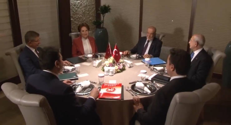 B1867904 302F 45DE 8366 594301B273F9