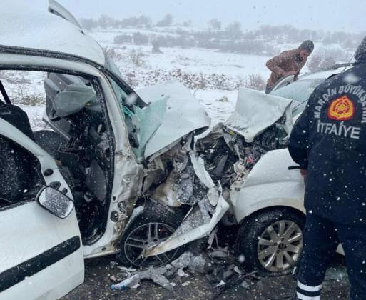 Mardin'de feci kaza! İki araç kafa kafaya çarpıştı: 3 ölü, 8 yaralı 6 A3FE1F03 FB3E 4EF1 9C6E 8163871220FB