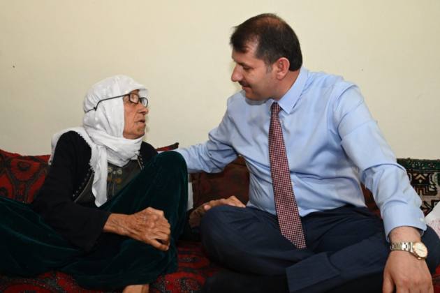 6016EEFD DF73 4133 B6F4 F386CFEA0A3D