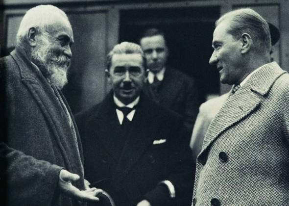 8D9B5CAE ED6B 4717 BBD4 23FC04E30DD7