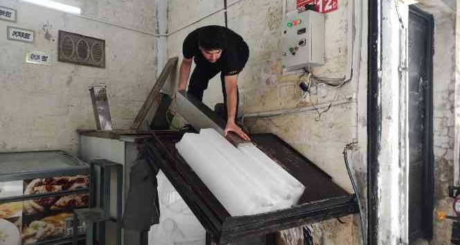 Urfa Haberleri sıcak havada buz satışları arttı