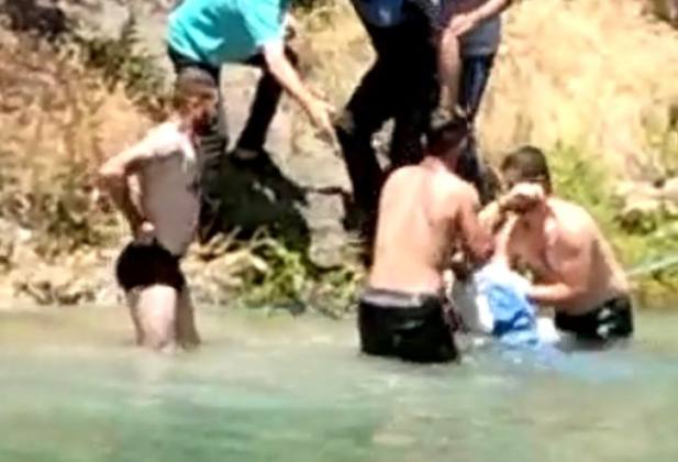 Fırat Nehri'ne düştü 6 C10BB4DC 92AA 472A 836B 8EFF473C7133