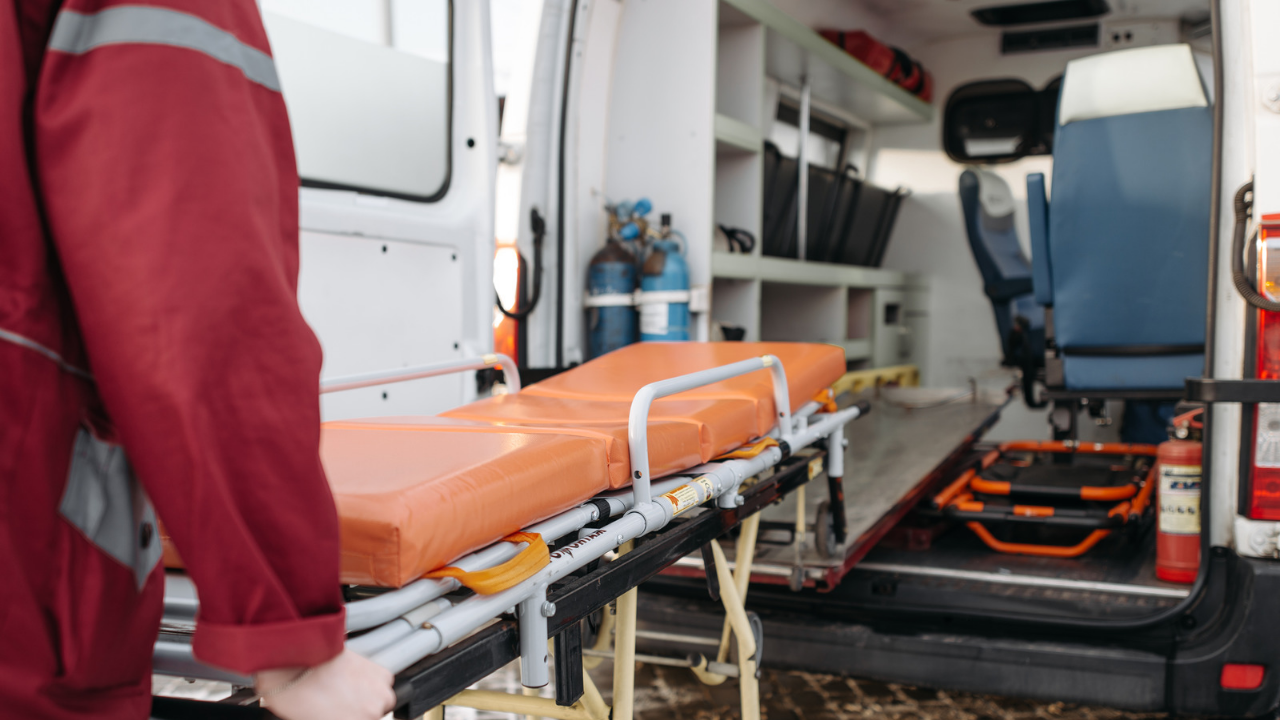 Urfa Haberleri Ambulans Şoförü Kendini Arabaya Kilitledi