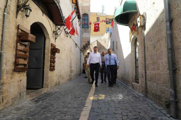 Vali, talep ve önerileri dinledi 16 66EC8B22 E513 4123 9C1C 932F23689F67