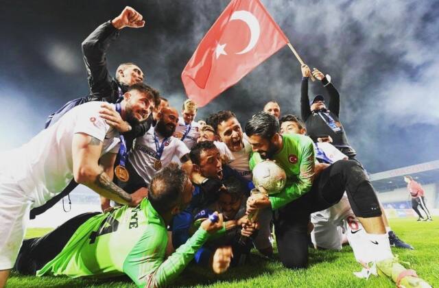 2A49D119 BD04 4AAC 866C 8FF506CCF1DE