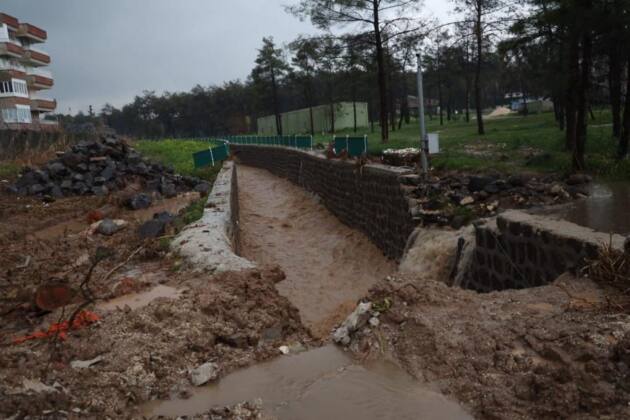 sağanak yağış etkili oldu 14 95997C1F 886F 4A27 BCE7 8C22E2E723D8