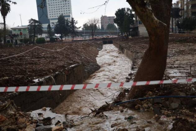 sağanak yağış etkili oldu 16 BBB20AD3 35EA 4786 90E6 7E049ACB63C8