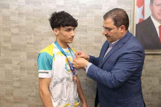 ŞAMPİYONLAR ÖDÜLLENDİRİLDİ 10 e5030a6c df07 4f11 995f 6c9333e676e8