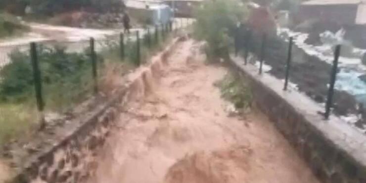 Urfa Haberleri sel nedeniyle evleri su bastı