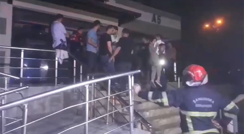 Urfa Haberleri Urfa’da yangında mahsur kalan 15 kişi kurtarıldı
