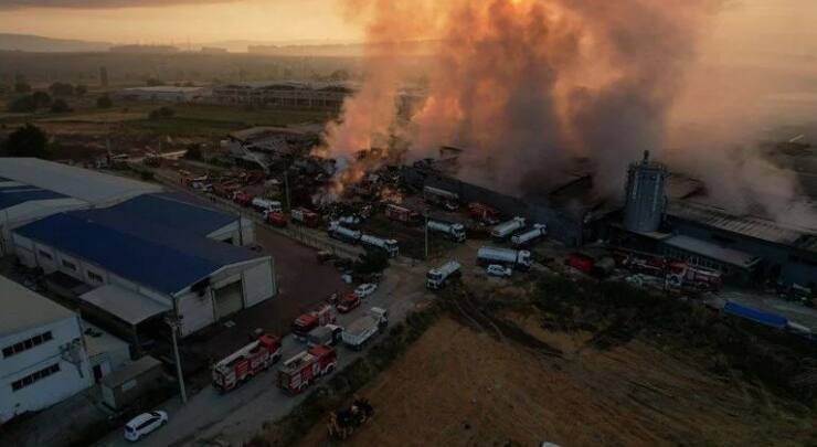 Bursa'da 10 ayrı fabrikayı küle çeviren yangın 16 IMG 20230802 WA0019