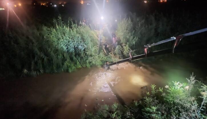 Urfa Haberleri otomobil sulama kanalına devrildi! Anne ve 2 çocuğu hayatını kaybetti