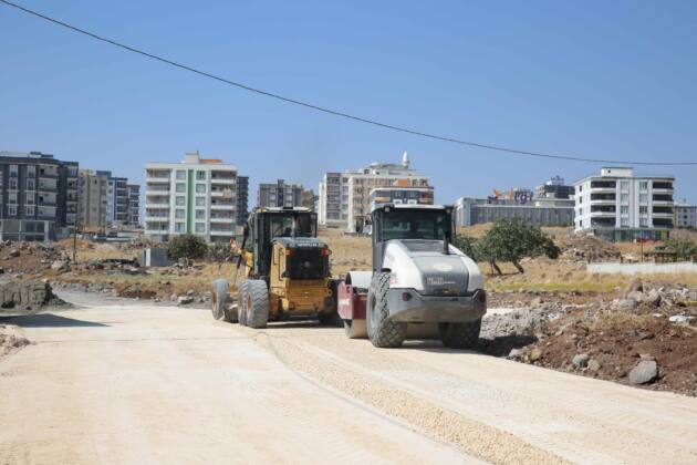 KARAKÖPRÜ'DE KONFORLU ULAŞIM İÇİN YENİ YOLLAR AÇILIYOR 16 IMG 20230929 WA0010
