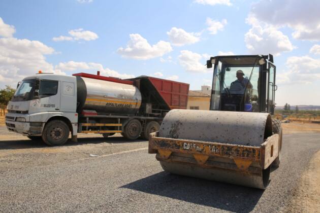 YOLLAR SATHİ ASFALTLA YENİLENİYOR 21 IMG 20231009 WA0007