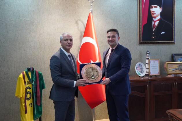 DEPREM BÖLGESİ İŞLETME VE KOBİ’LERE DESTEK PROTOKOLÜ ŞUTSODA İMZALANDI 6 IMG 20231130 WA0037