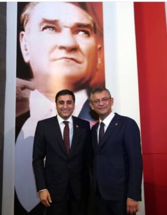 CHP Şanlıurfa İl başkanı Ferhat Karadağ, CHP Genel Başkanı Özgür Özel’le görüştü.