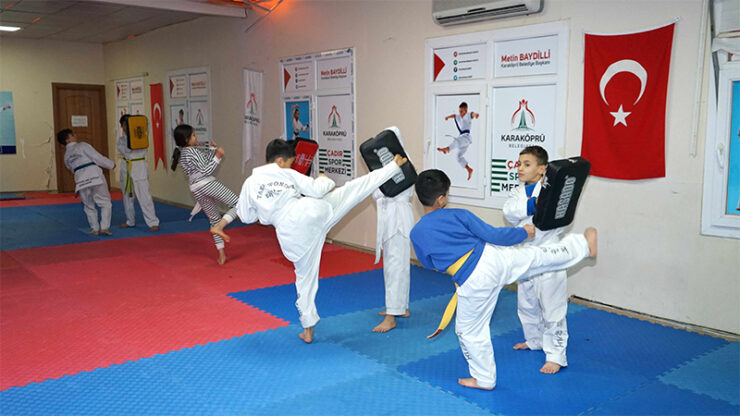 Urfa Haberleri Karaköprü’de çocuklar zamanını spor kurslarında değerlendiriyor
