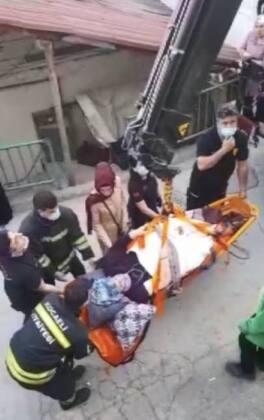 200 kiloluk adamın itfaiyeciler hastaneye taşıdı 6 IMG 4582