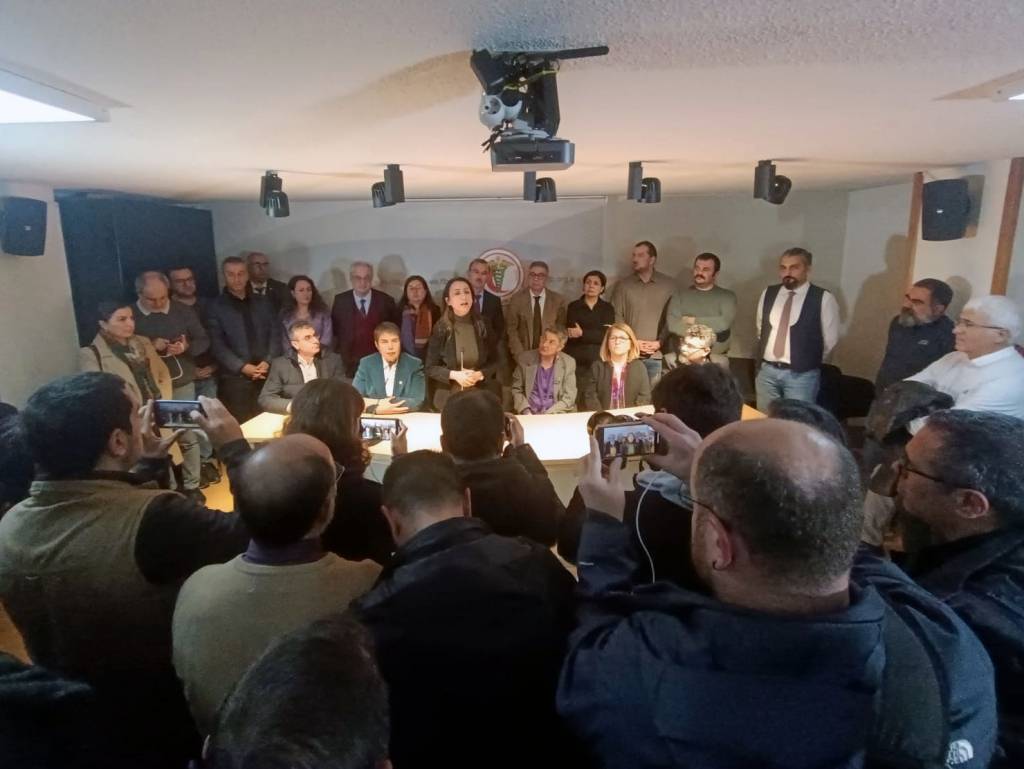 Turk Tabipler Birligi Merkez Konseyi Gorevden Alindi