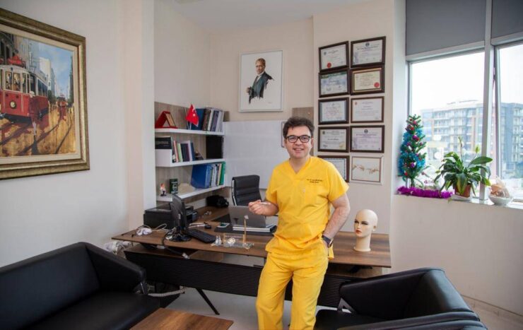 Opr Dr Cenk Melikoglu Meme Estetiginde Cerrahi Yontemler Hakkinda Bilgi scaled