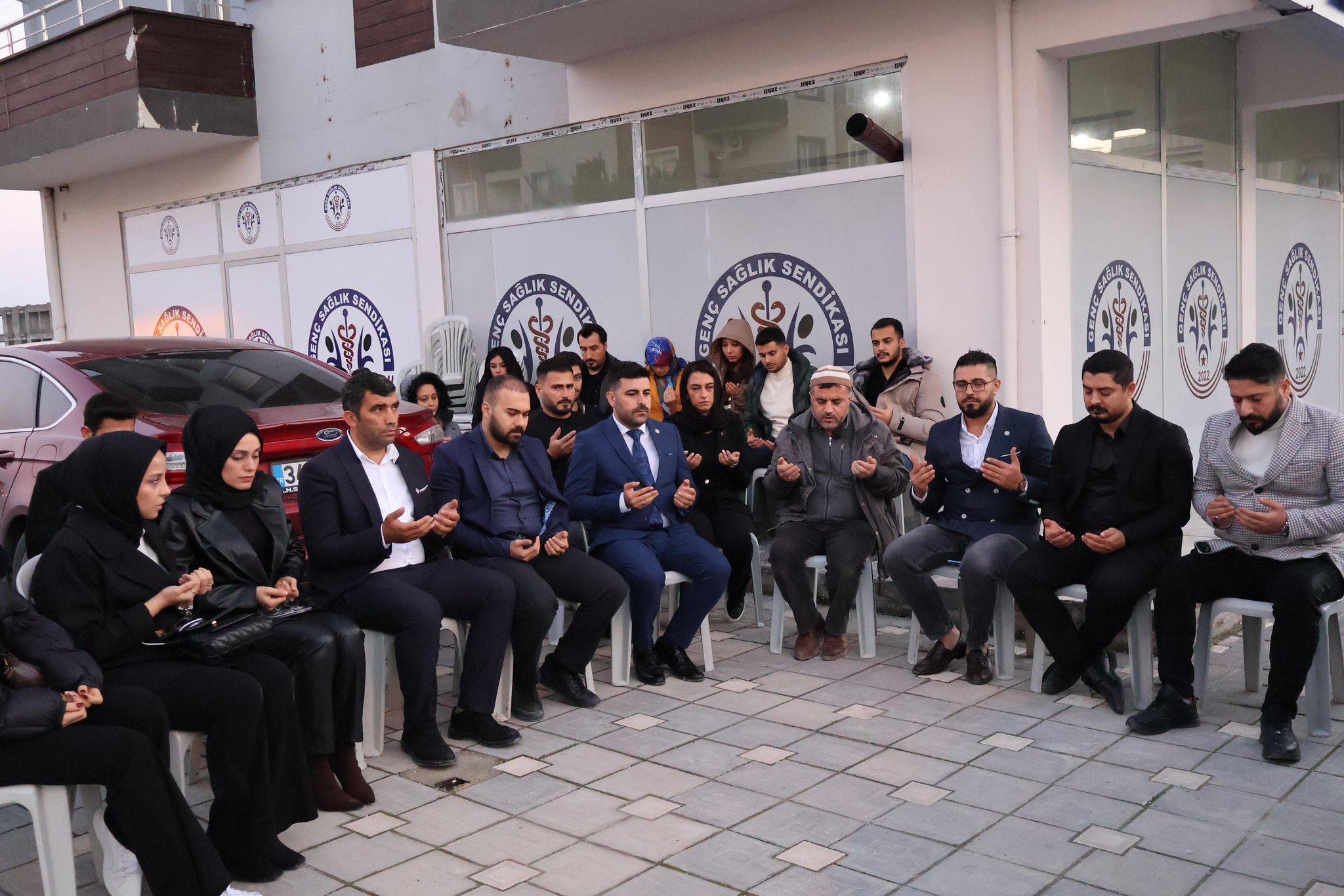 1707263768 844 Genc Saglik Sendikasi Asrin Felaketinde Saglik Calisanlarini Yalniz Birakmadi