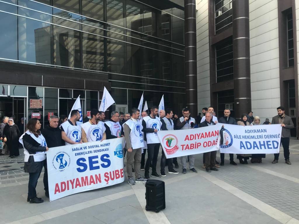 Tabip Odalarından Torba Kanun Teklifine Karşı Basın Açıklamaları: Torbadan Sağlık Yerine Ceza ve Anayasasızlaştırma Çıktı, Meclis’te Görüşülen Kanun Teklifi Derhal Geri Çekilmelidir!