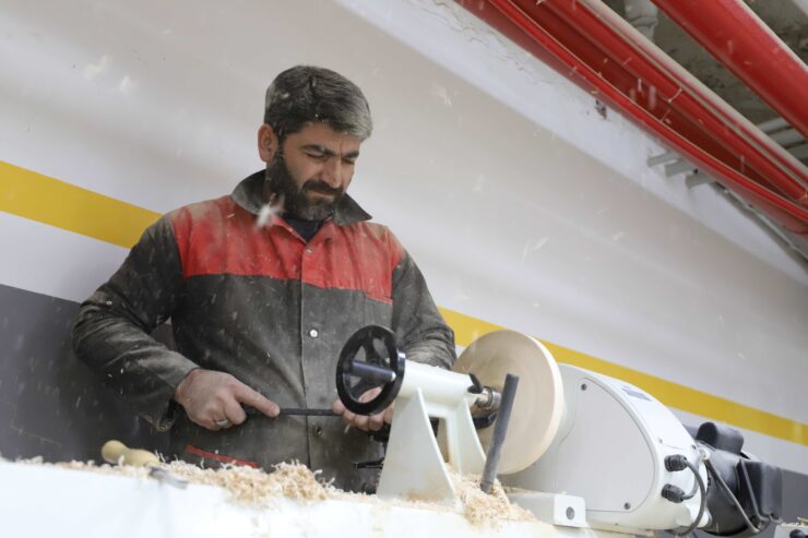 2024 02 karakoprude doga dostu ahsap oyuncaklar uretiliyor scaled